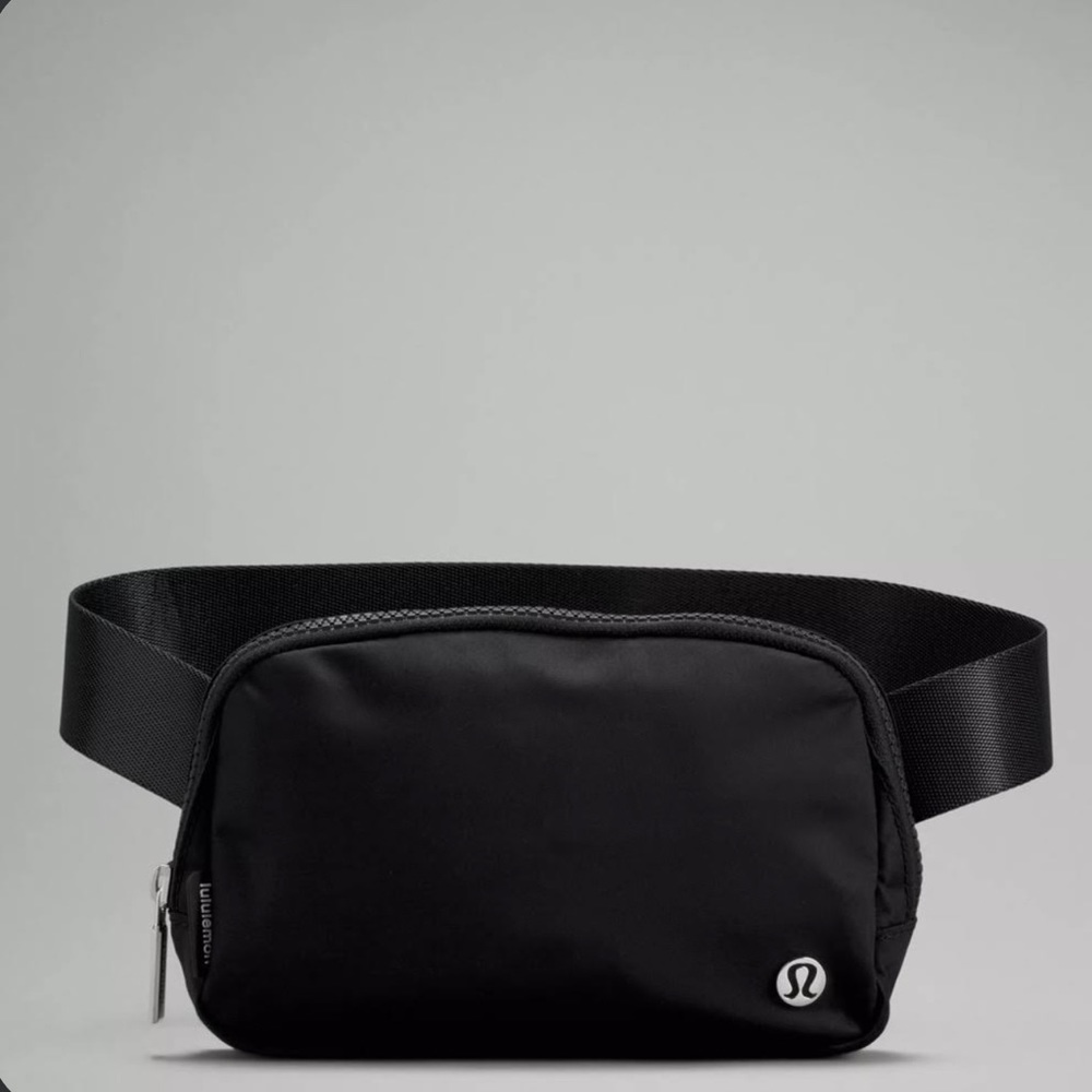 COPY - Lululemon everywhere belt bag (black)